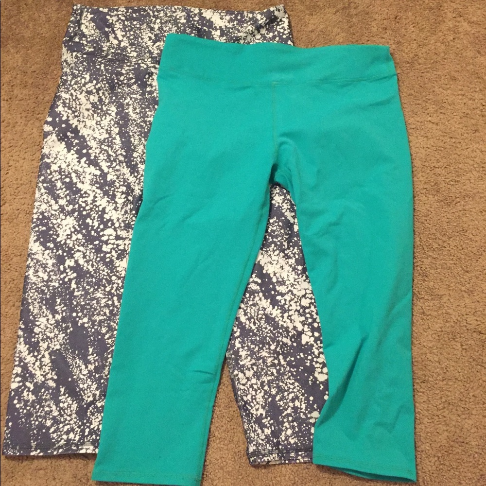 Fabletics capris workout pants